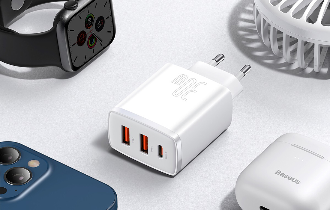 Baseus Compact Hurtig Oplader 30W - USB-C PD, 2xUSB - Hvid